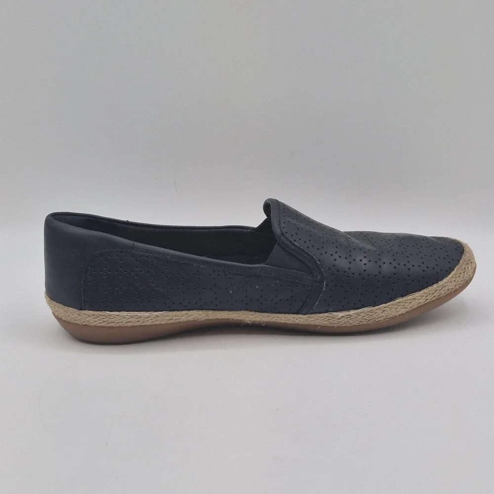 Clarks Collection Shoes Womens Size 8.5 Navy Perforated Espadrille Slip On‎ Flat